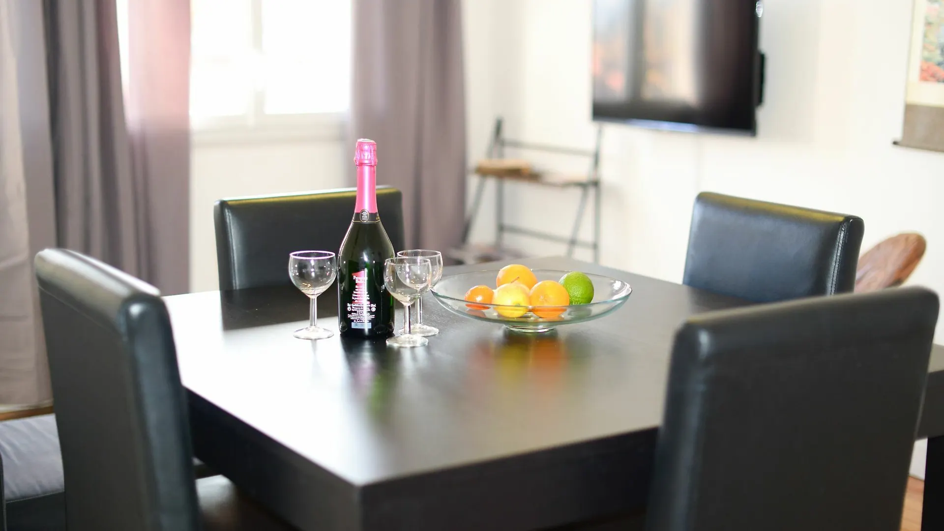 3 Bedrooms Apartment Toulouse Compans